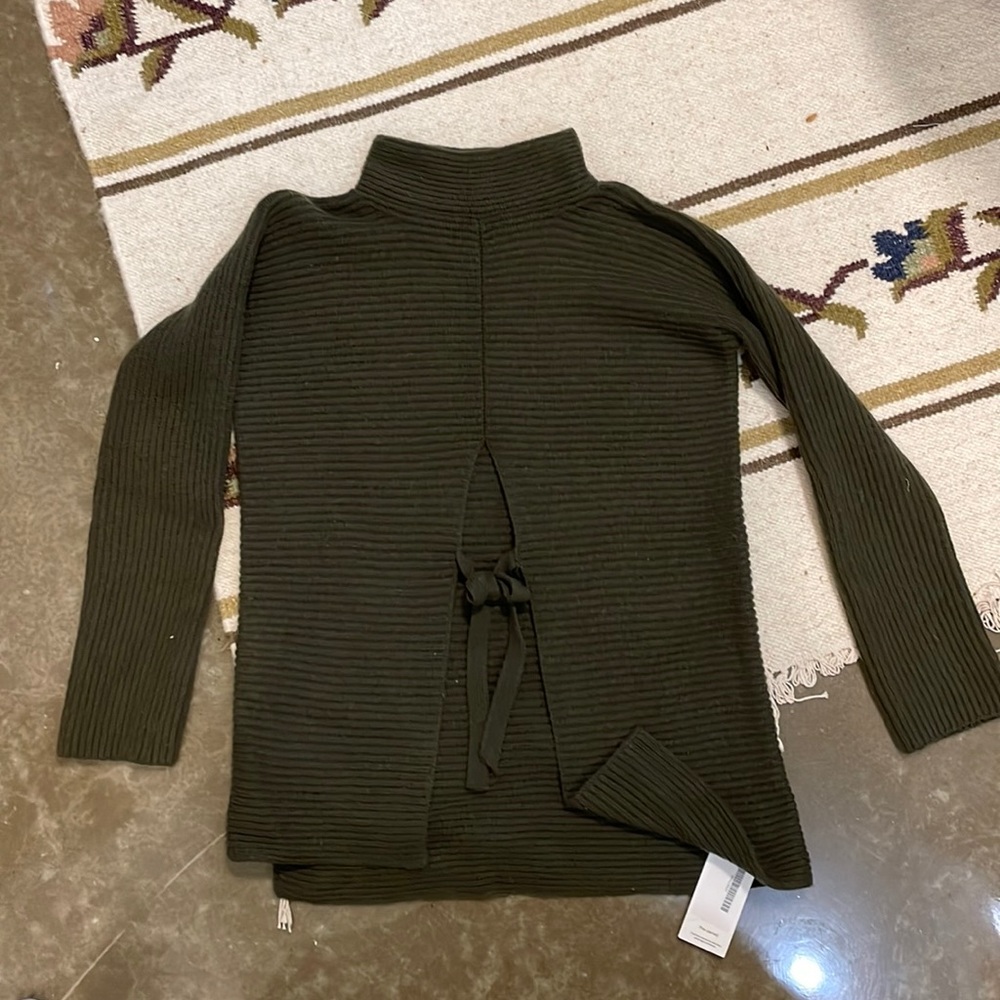 Vince Olive Green Ribbed Turtleneck Sweater